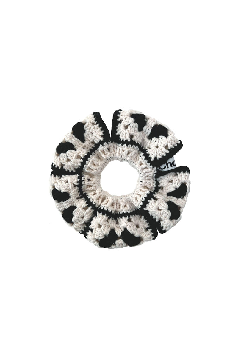 Flor Crochet Scrunchie _ Noon (Black)